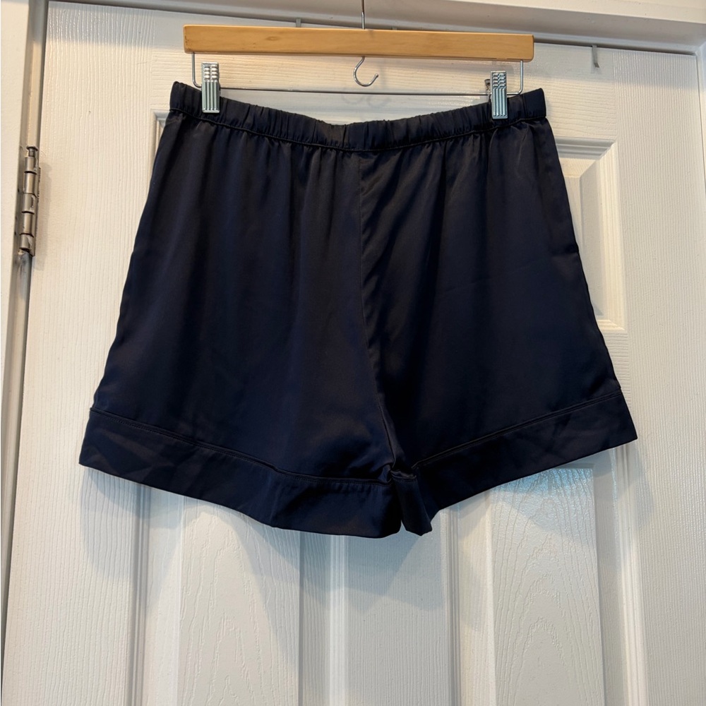 NWOT Cozy Earth Navy 100% Silk Pajama Shorts - Picture 2 of 3